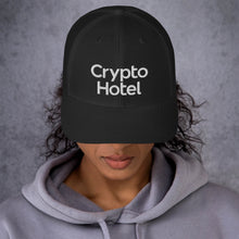 Laden Sie das Bild in den Galerie-Viewer, Crypto Hotel Cap
